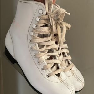 Girls Size 1 Youth Figure Skates